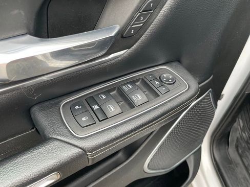 Used 2023 RAM 1500 Laramie AWD/4WD image 12