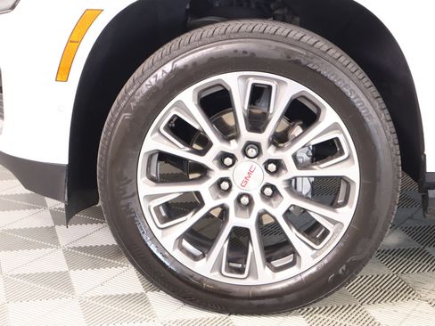 Used 2026 GMC Yukon Denali w/ Sun & Power Step Package AWD/4WD image 20