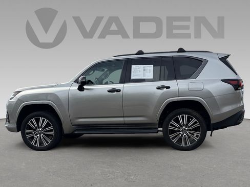 Used 2024 Lexus LX 600 4WD w/ Appearance Package image 8