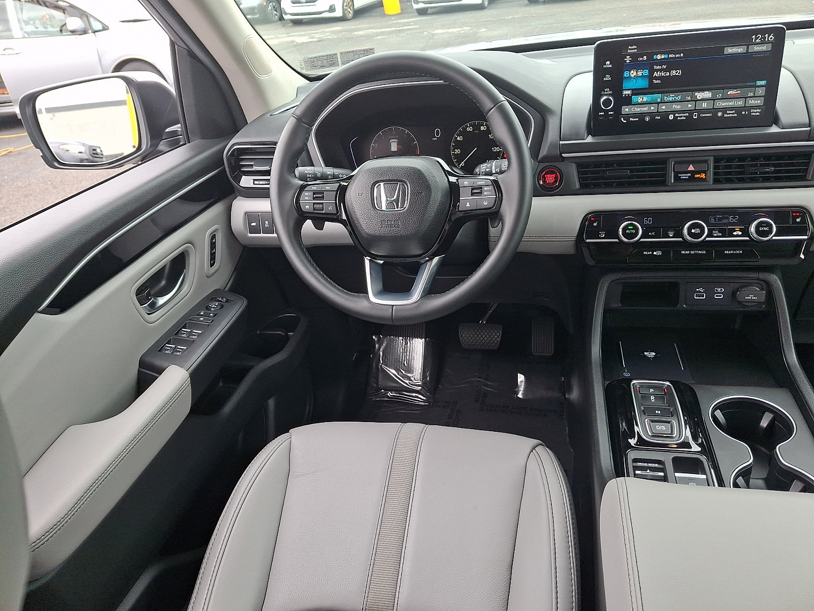 Used 2025 Honda Pilot EX-L image 10