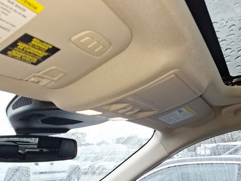 Used 2020 Ford Escape Titanium image 11