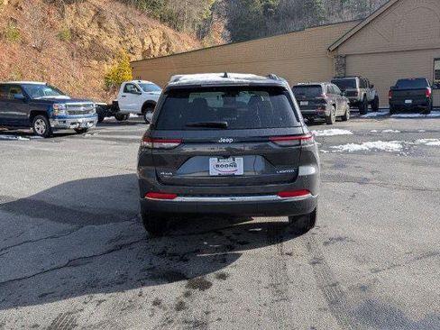 New 2025 Jeep Grand Cherokee Limited image 4