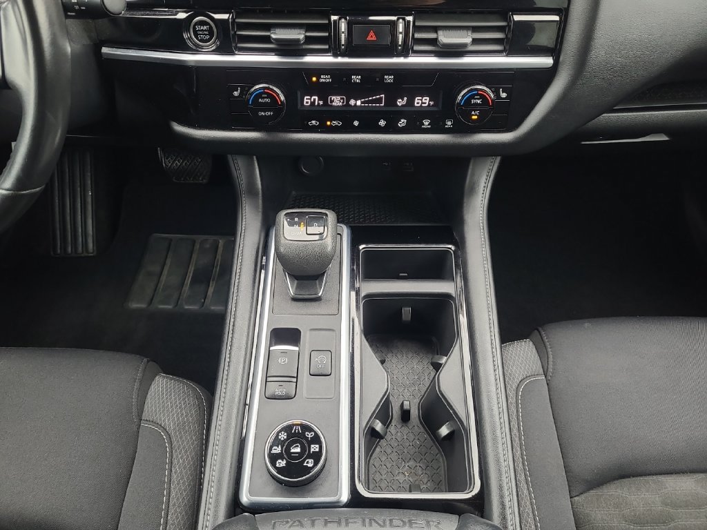 Used 2024 Nissan Pathfinder SV AWD/4WD image 11