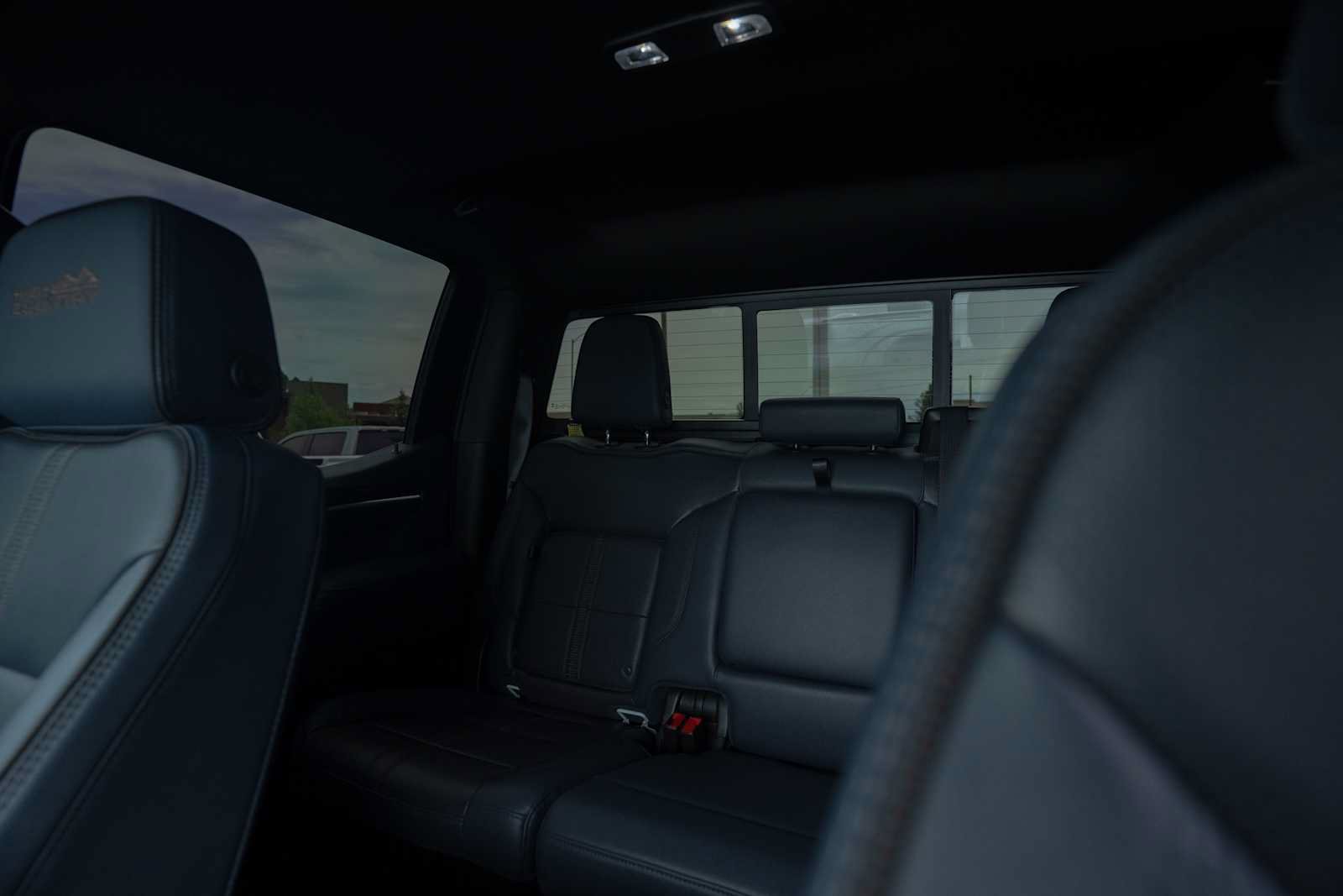 Used 2026 Chevrolet Silverado 1500 High Country w/ High Country Premium Package AWD/4WD image 11
