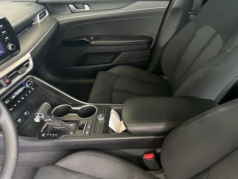 Used 2021 Kia K5 LXS image 9