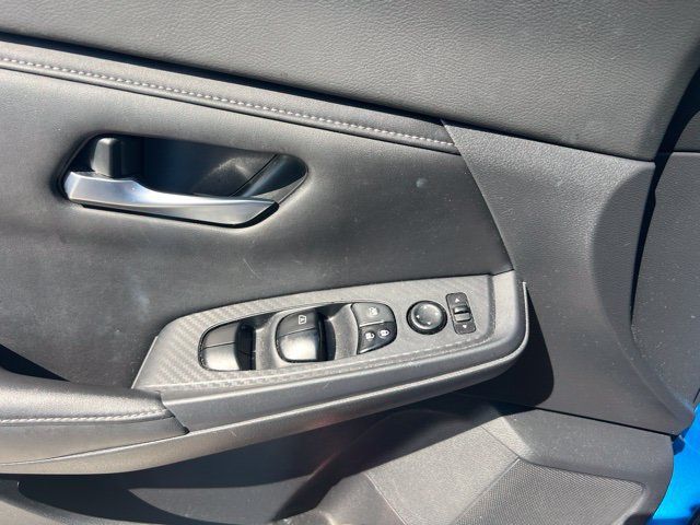 Used 2020 Nissan Sentra SV FWD image 12