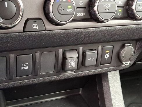 Used 2023 Toyota Tacoma TRD Off-Road image 16