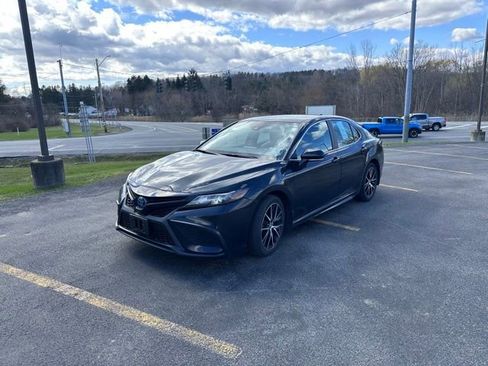Used 2024 Toyota Camry SE image 7