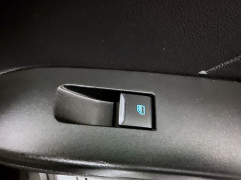 Used 2022 Ford Escape SE image 31