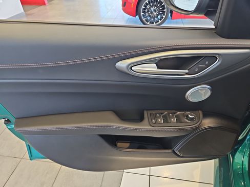 New 2025 Alfa Romeo Giulia w/ Driving Assist Package image 10