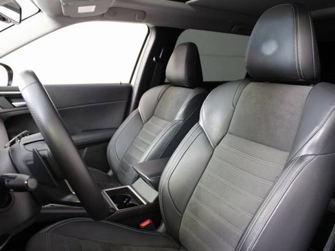 Used 2024 Mitsubishi Outlander SE Black Edition image 11