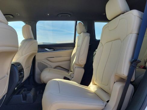 New 2025 Jeep Grand Cherokee L Limited w/ Black Appearance Package image 11