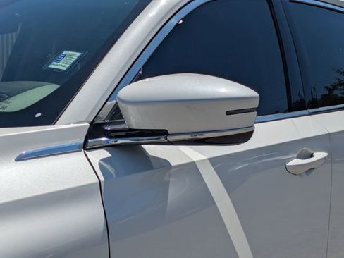 Used 2022 Acura MDX FWD w/ Technology Package image 11