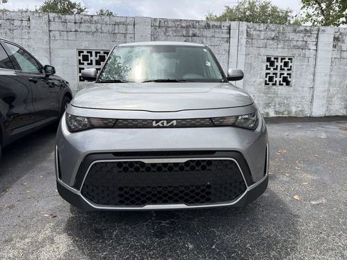 Used 2023 Kia Soul LX image 2