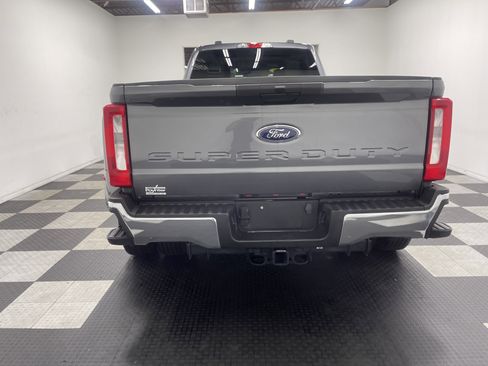 Used 2025 Ford F350 XLT image 3