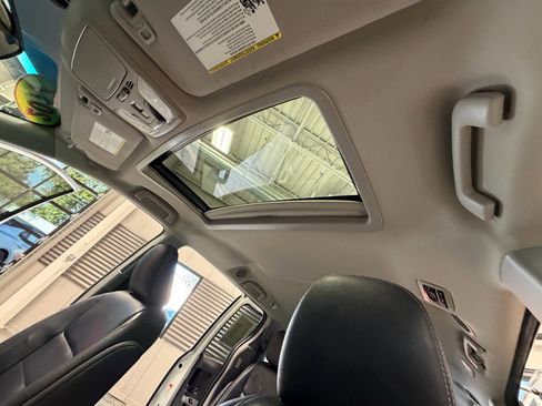 Used 2017 Toyota Sienna SE FWD image 10