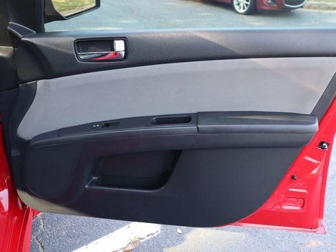 Used 2012 Nissan Sentra 2.0 SR FWD image 14