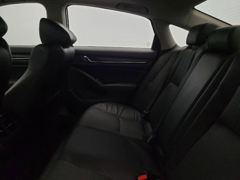 Used 2018 Honda Accord Touring image 18