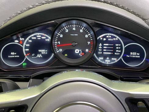 Used 2022 Porsche Cayenne image 43