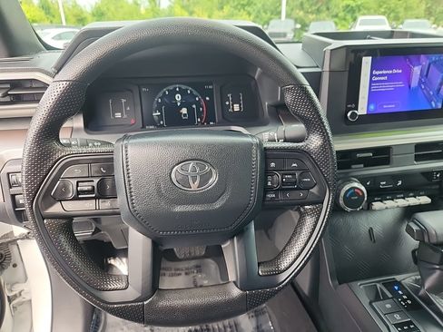 Used 2024 Toyota Tacoma SR5 AWD/4WD image 19