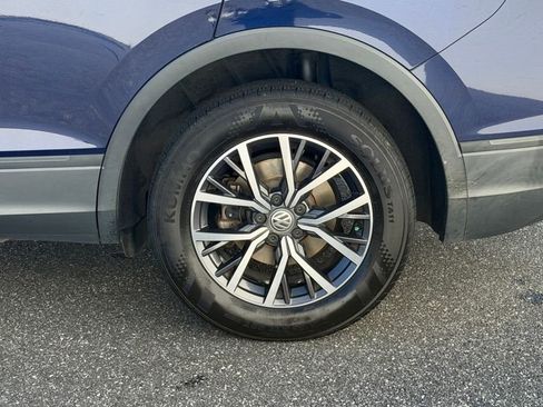 Used 2021 Volkswagen Tiguan S image 2