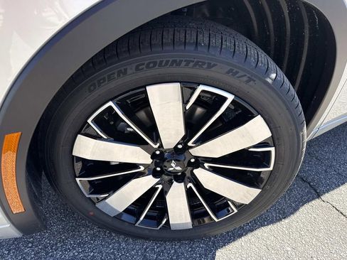 New 2026 Mitsubishi Outlander SEL image 10