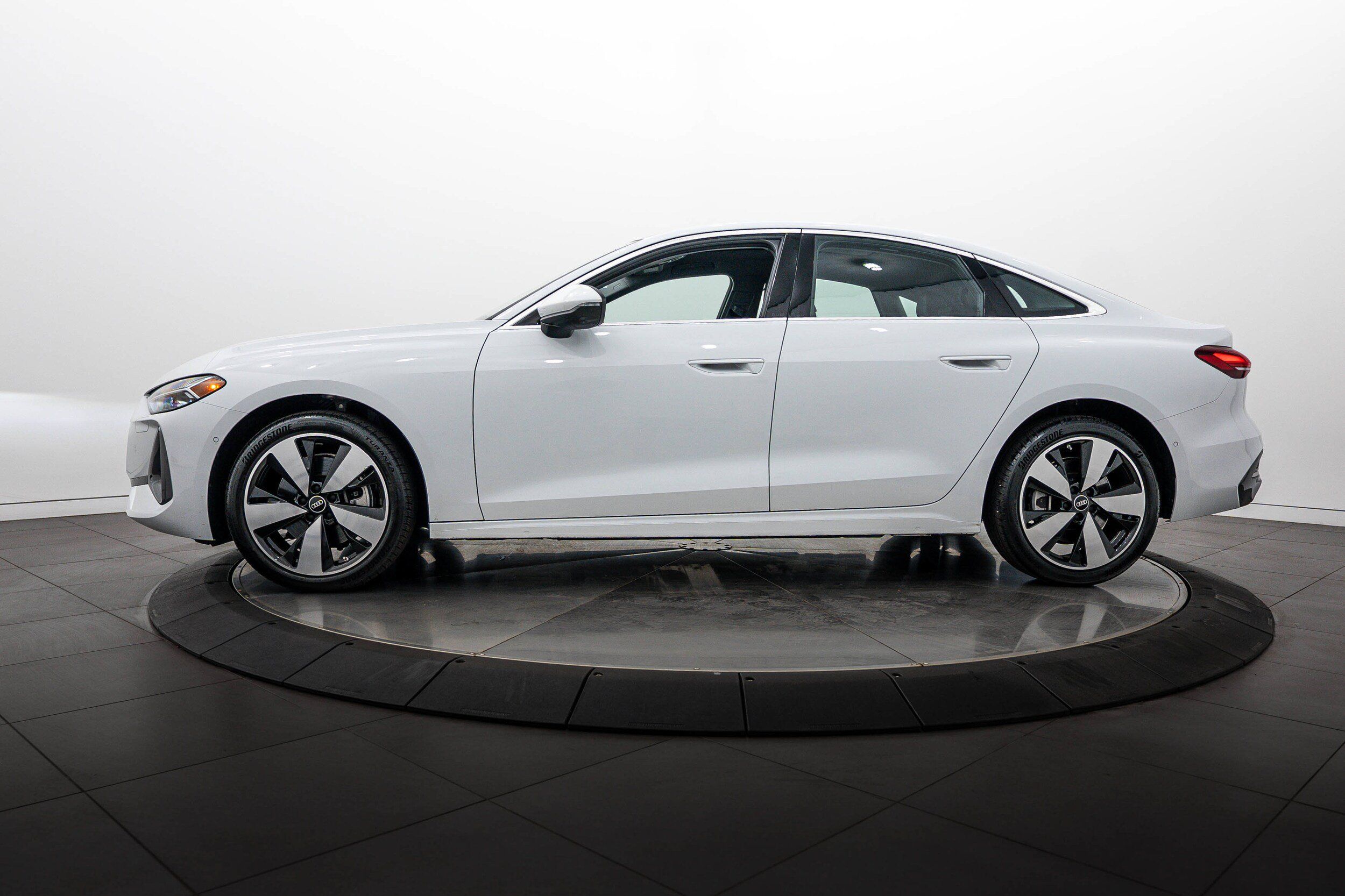 Used 2025 Audi A5 2.0T Premium Plus AWD/4WD image 6