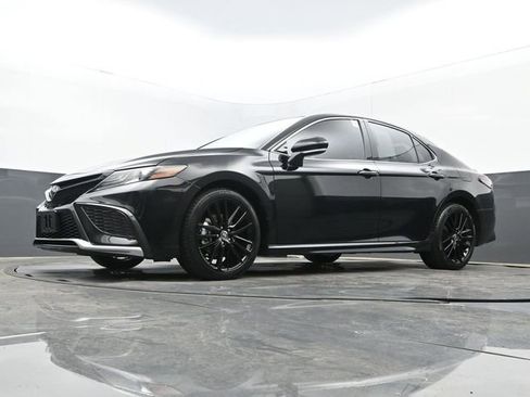 Used 2023 Toyota Camry XSE image 28