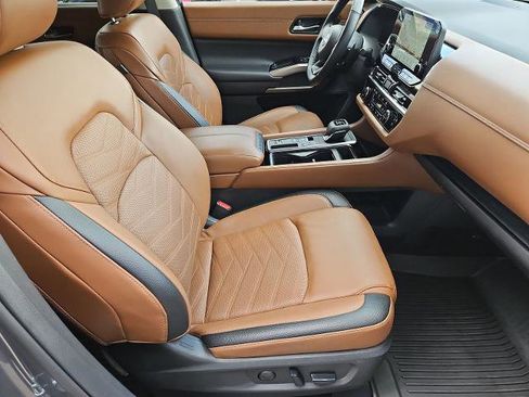 Certified 2023 Nissan Pathfinder Platinum image 22