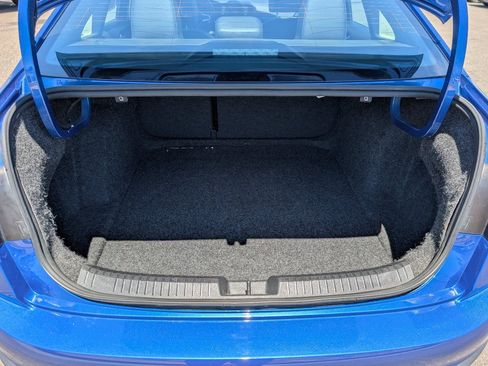 Used 2024 Volkswagen Jetta SE FWD image 8