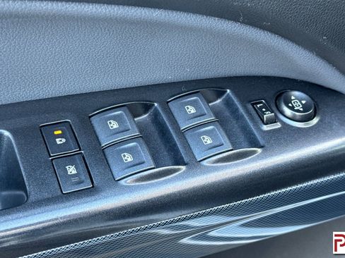 Used 2020 Chevrolet Colorado Z71 image 12