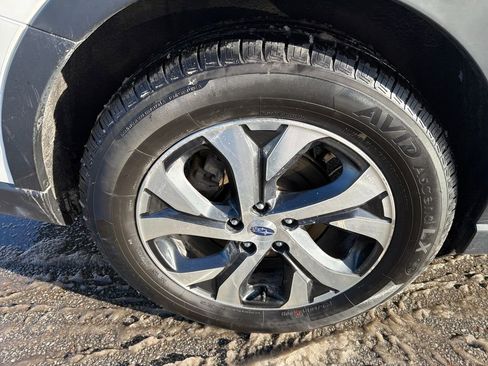 Used 2020 Subaru Outback Limited image 18