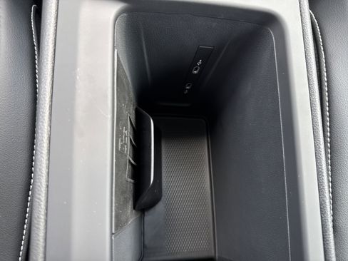 New 2025 Volkswagen Tiguan SE image 20