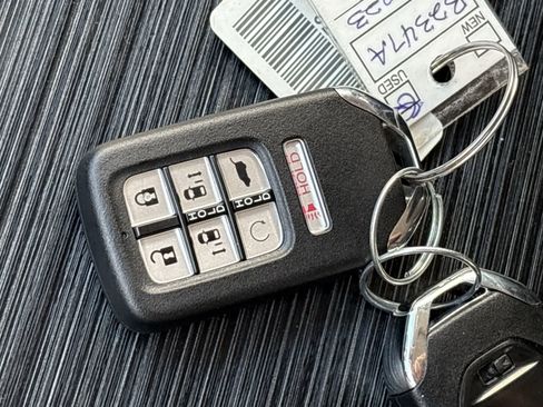 Used 2023 Honda Odyssey Elite image 29