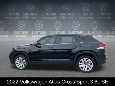 Used 2022 Volkswagen Atlas Cross Sport SE image 2