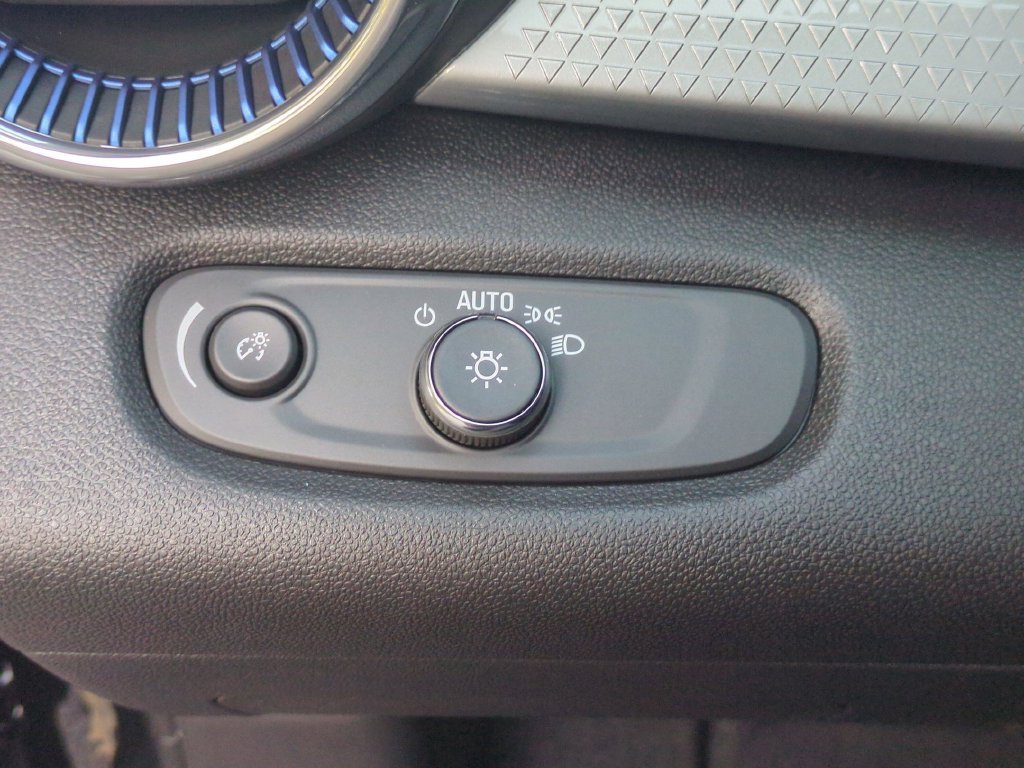 New 2026 Chevrolet Trax LT w/ LT Convenience Package FWD image 22