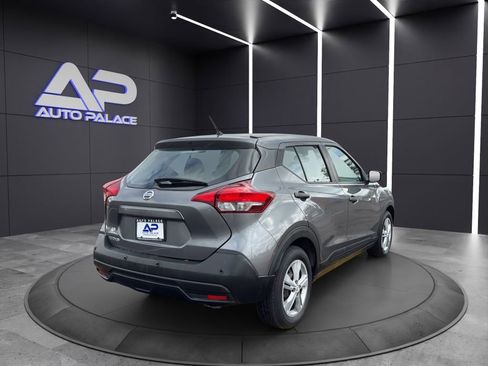 Used 2020 Nissan Kicks S image 6