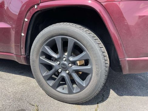 Used 2019 Jeep Grand Cherokee Altitude RWD image 3
