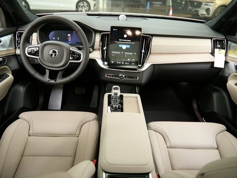 New 2026 Volvo XC90 B6 Ultra w/ Lounge Package image 24