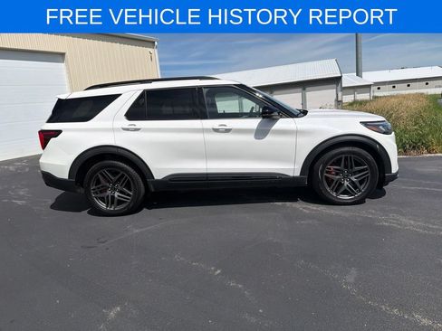 Certified 2025 Ford Explorer ST AWD/4WD image 3