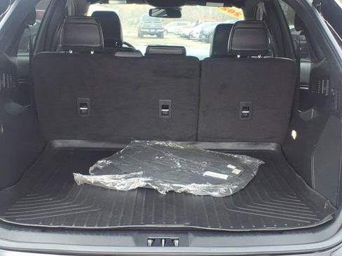 Certified 2022 Ford Edge ST image 10