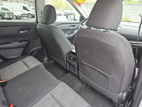 Used 2025 Nissan Rogue SV image 11