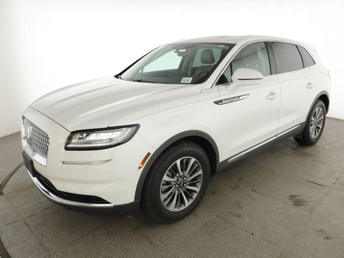 Used 2023 Lincoln Nautilus Reserve FWD image 7