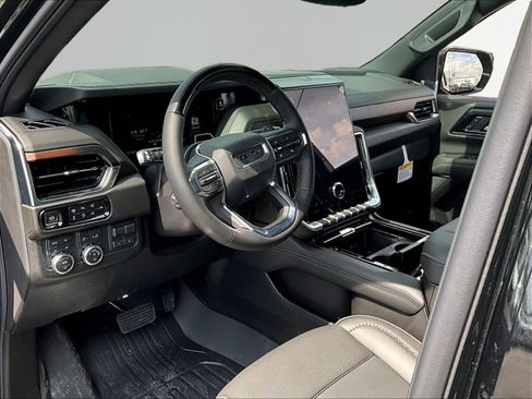 New 2026 GMC Yukon XL Denali w/ Denali Reserve Package AWD/4WD image 9