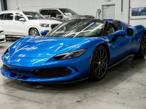 Used 2024 Ferrari 296 GTS RWD image 5