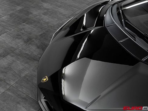 Used 2025 Lamborghini Revuelto AWD/4WD image 9
