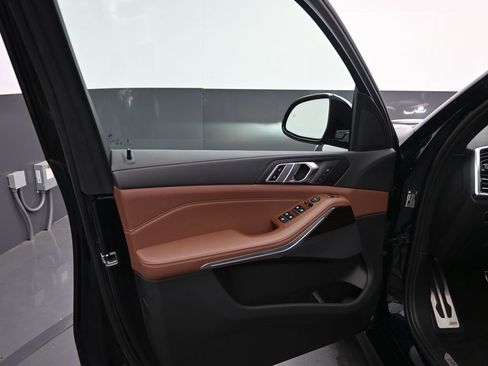 Certified 2023 BMW X5 xDrive40i w/ M Sport Package image 10