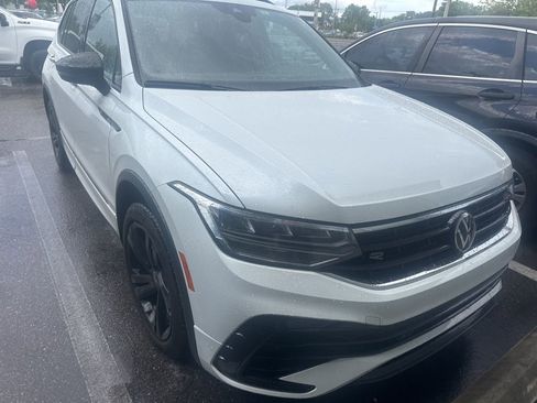 Used 2024 Volkswagen Tiguan SE R-Line image 2