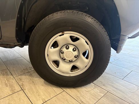 Used 2023 Toyota Tacoma SR AWD/4WD image 31