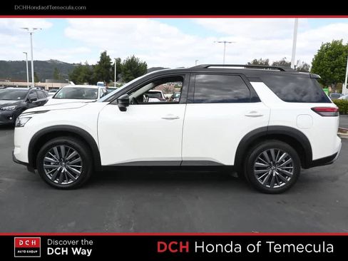 Used 2022 Nissan Pathfinder SL w/ SL Premium Package FWD image 4